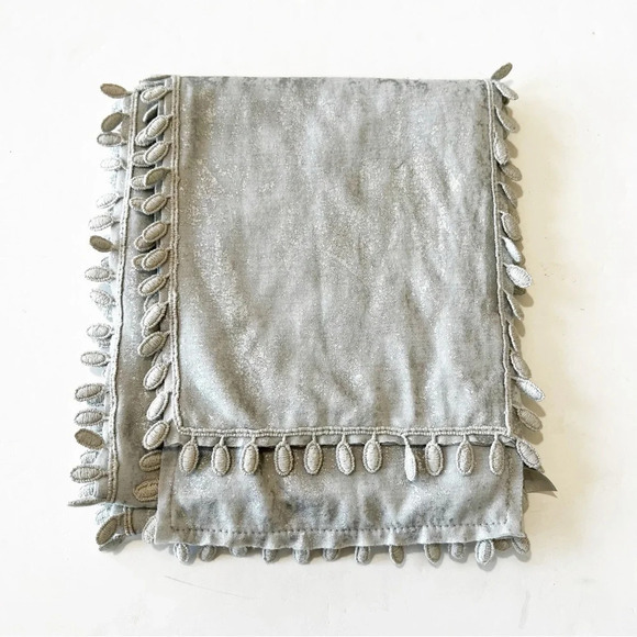 Chicos‎ Silver Gray Lightweight Scarf Rayon Blend Lace Edge Wedding Wrap Skinny - Picture 2 of 7